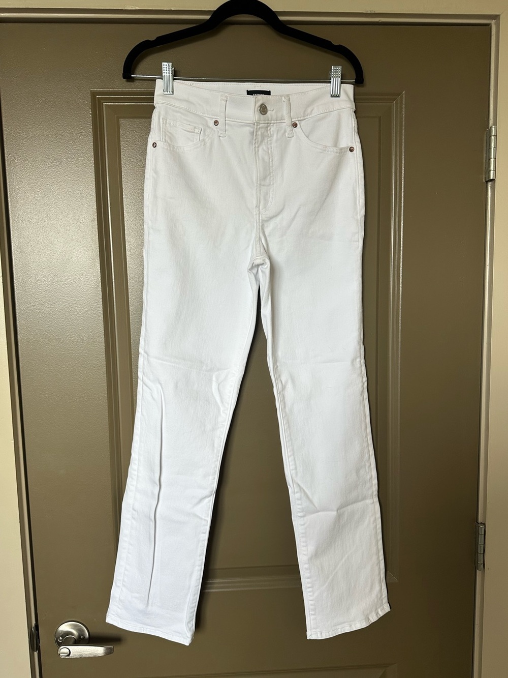 Express White 90s slim high rise hyper stretch jeans - Size 4